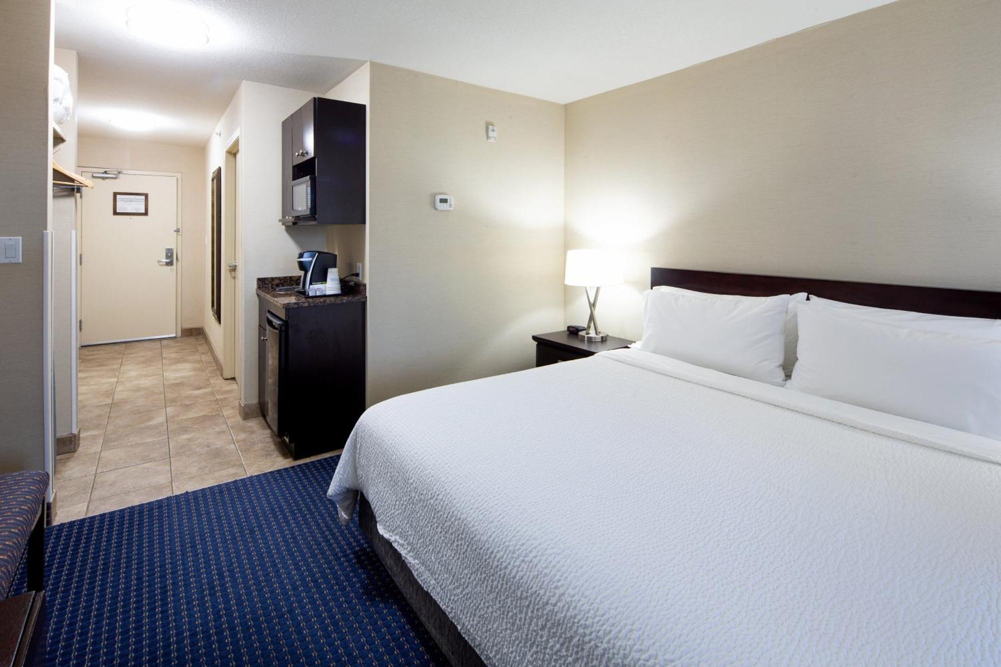 Holiday Inn Express Hotel & Suites Edson By Ihg Zewnętrze zdjęcie