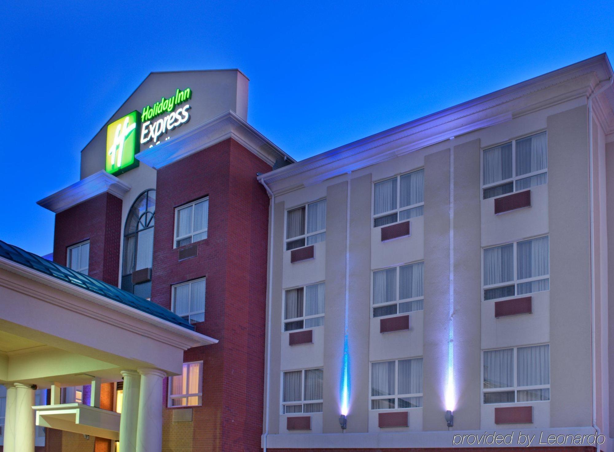 Holiday Inn Express Hotel & Suites Edson By Ihg Zewnętrze zdjęcie