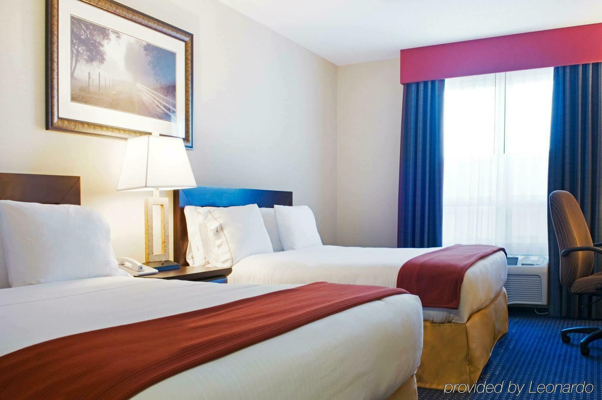 Holiday Inn Express Hotel & Suites Edson By Ihg Zewnętrze zdjęcie