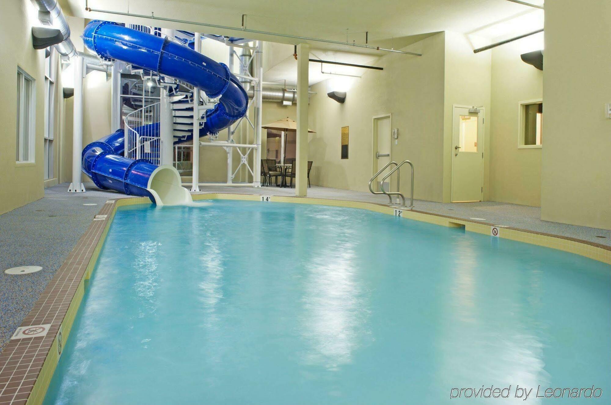 Holiday Inn Express Hotel & Suites Edson By Ihg Zewnętrze zdjęcie